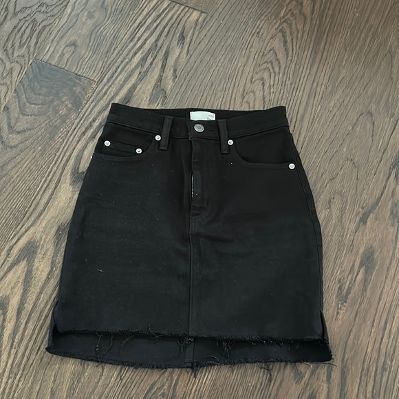 Black jean skirt - Picture 1 of 2